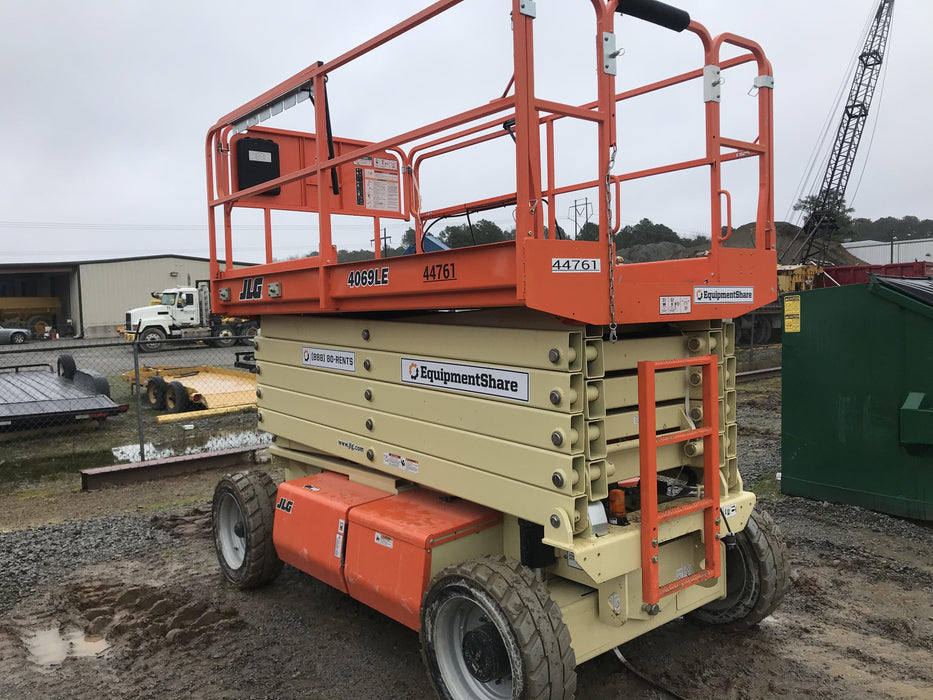 2019 JLG 4069LE