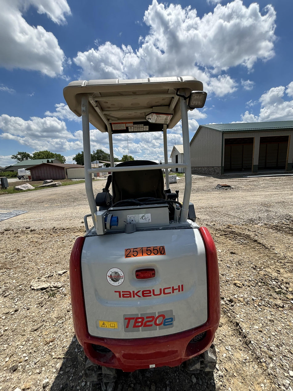 2022 TAKEUCHI TB20e