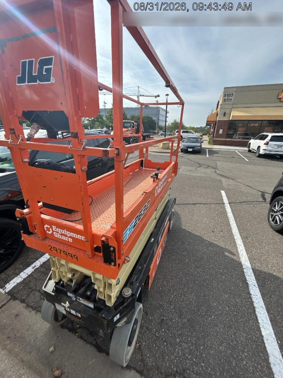 2023 JLG ES2632