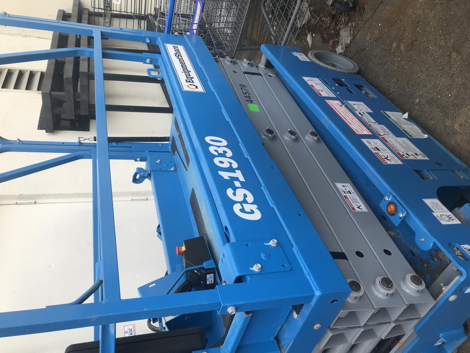 2019 Genie GS-1930 Fixed rails with chain Entry
