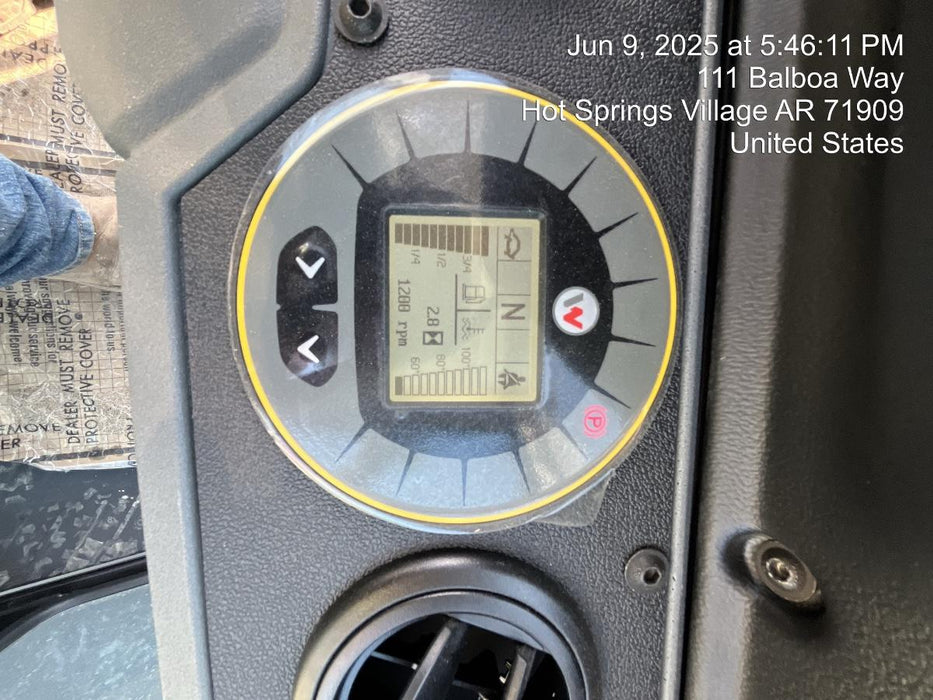 2025 WACKER NEUSON DW311 Cab Turf Tires