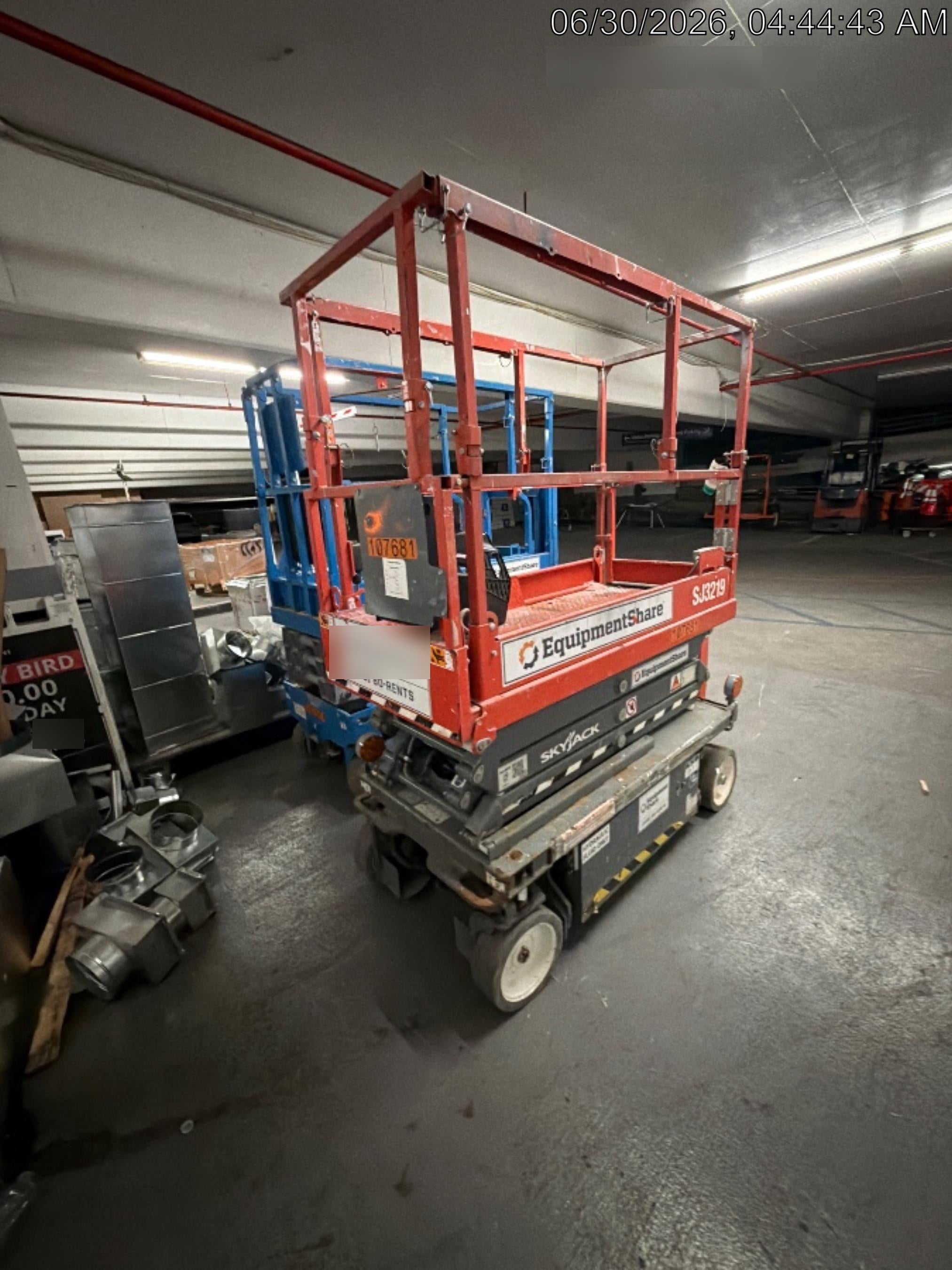 2020 Skyjack SJIII-3219 Solid NM Tires, Half height spring hinged entry gate, Dual Beacons, 800W Inverter
