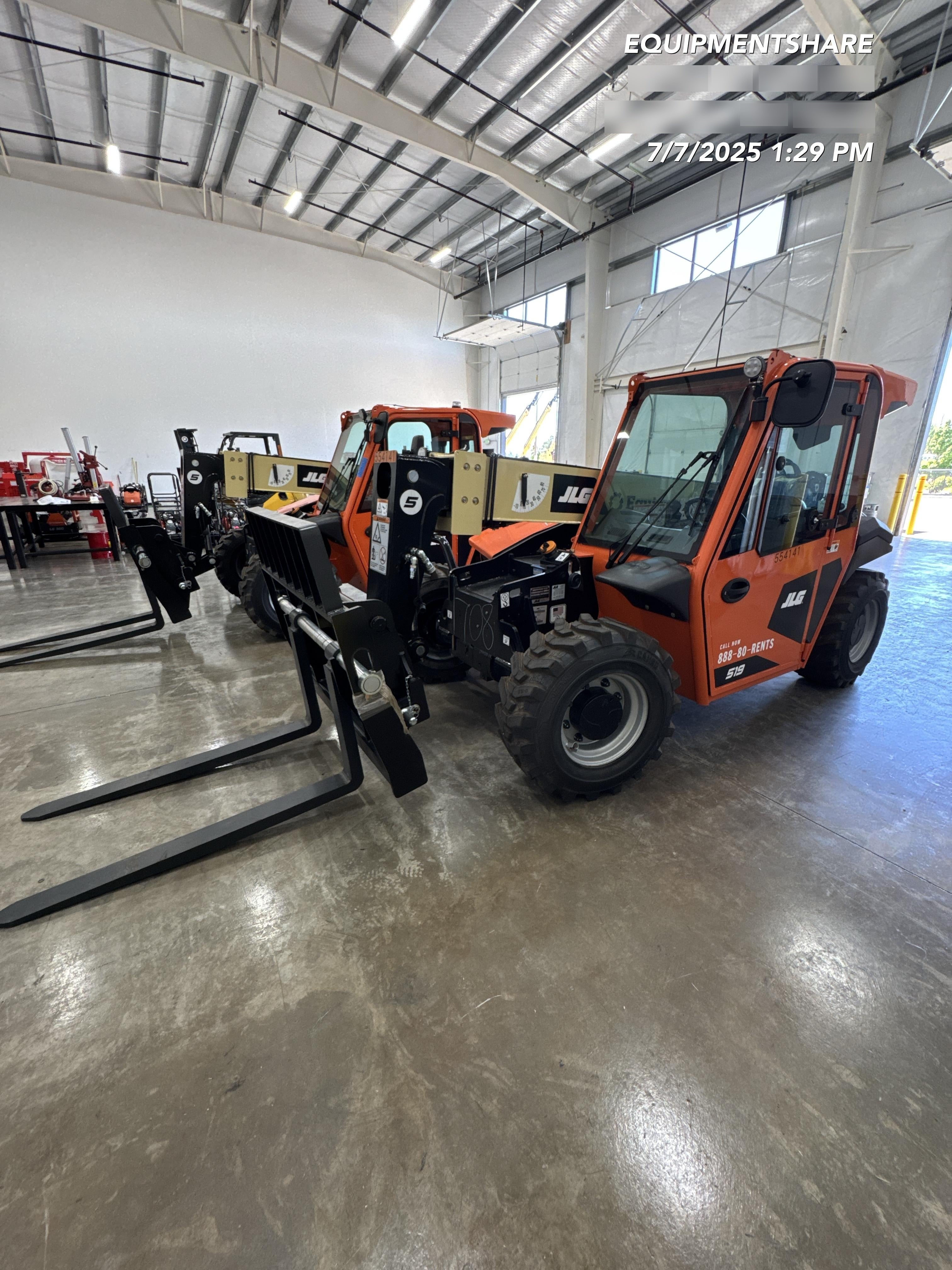 2025 JLG 519