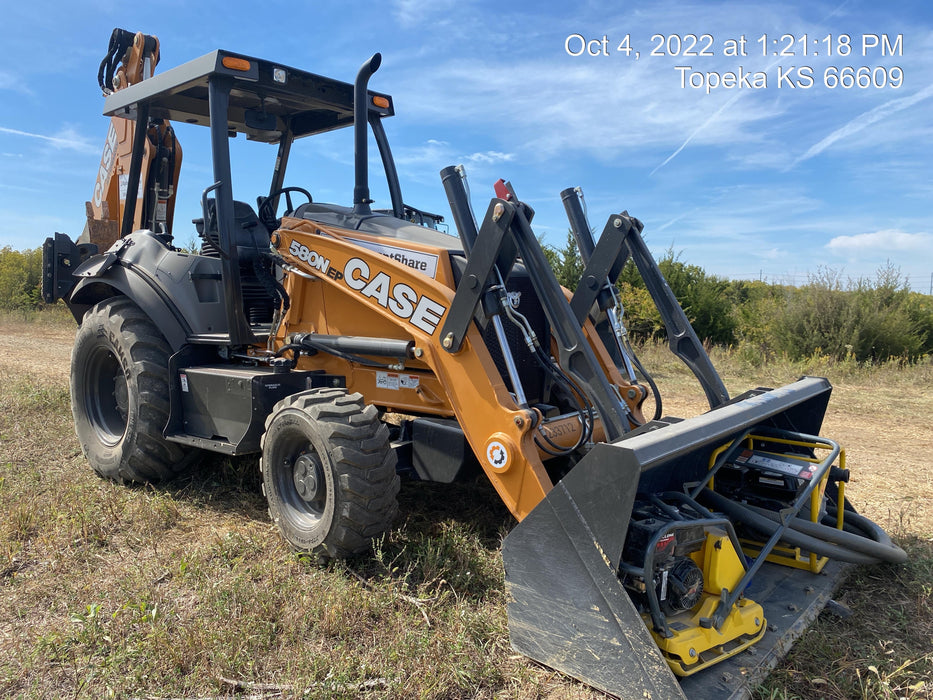 2022 CASE 580N EP - Extendable Backhoe