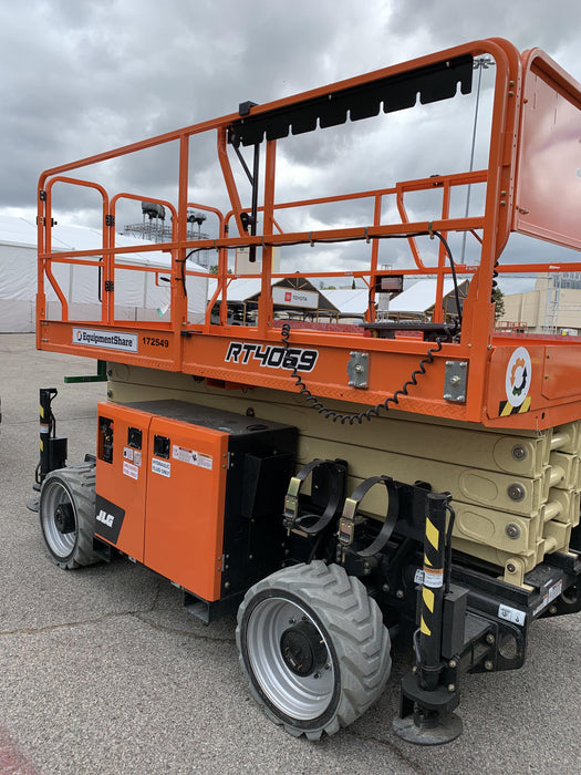 2021 JLG RT4069
