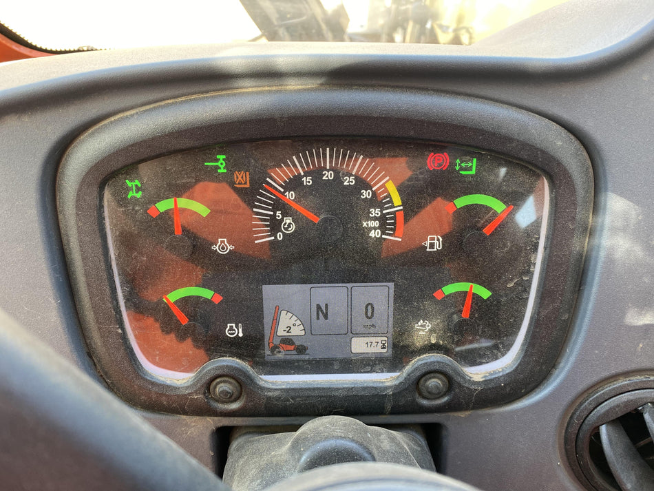 2022 JLG 1075