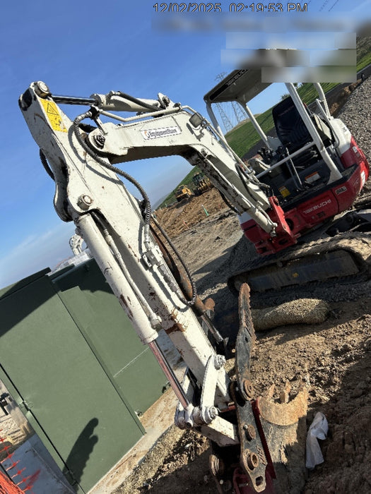 2022 TAKEUCHI TB235-2R