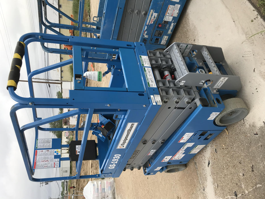 2020 Genie GS-1930 Solid Non Marking Tires, Beacon, Folding rails with half height swing gate