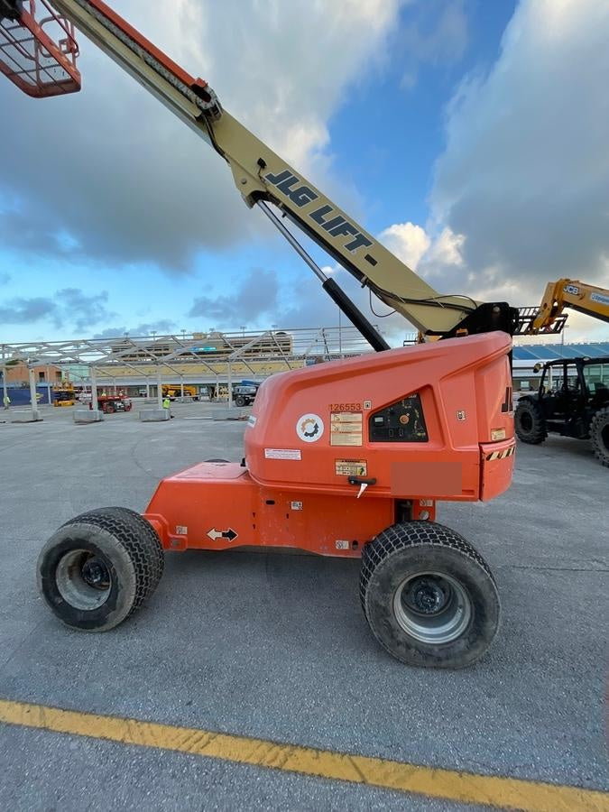2021 JLG 400S