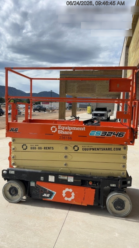 2022 JLG ES3246