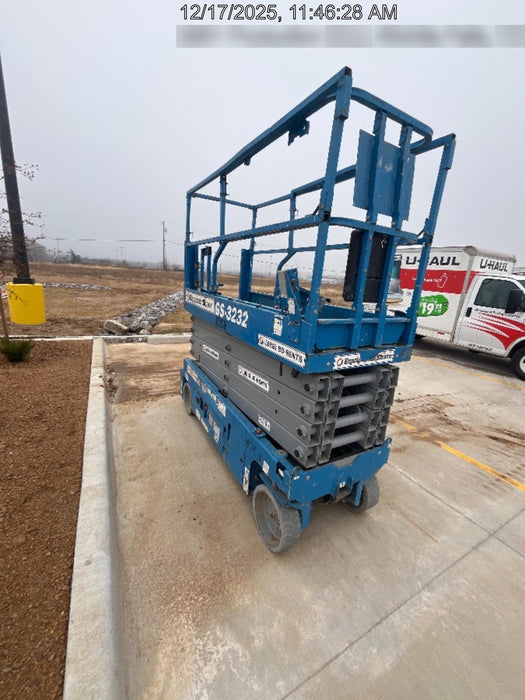 2018 Genie GS-3232 Genie GS3232 Lift w/Folding Rails and Swing Gate