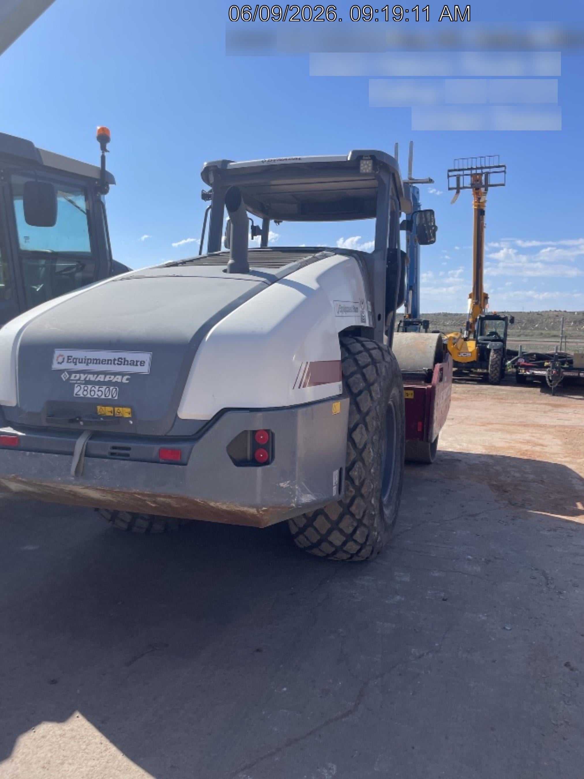2022 DYNAPAC CA2500D