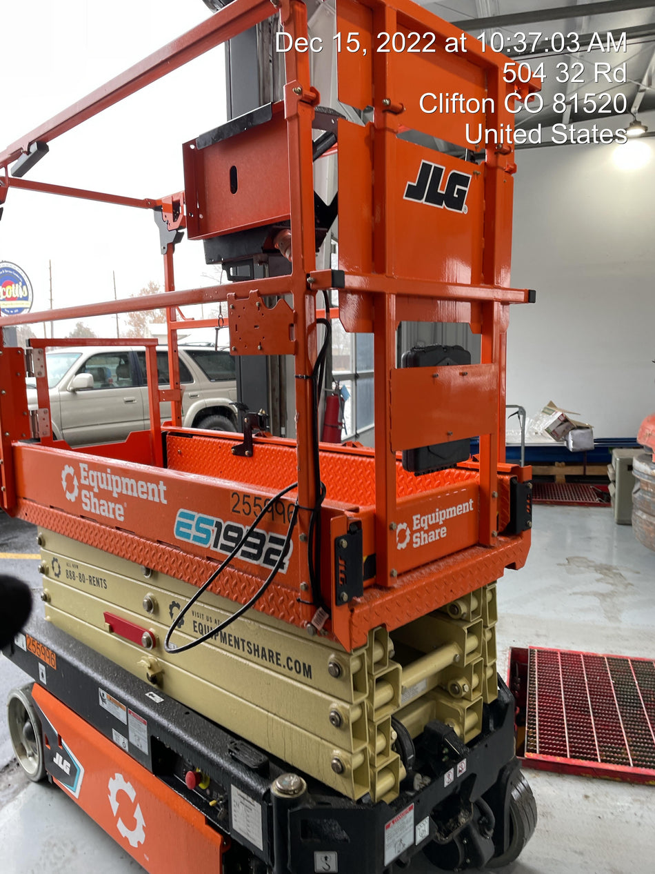2022 JLG ES1932