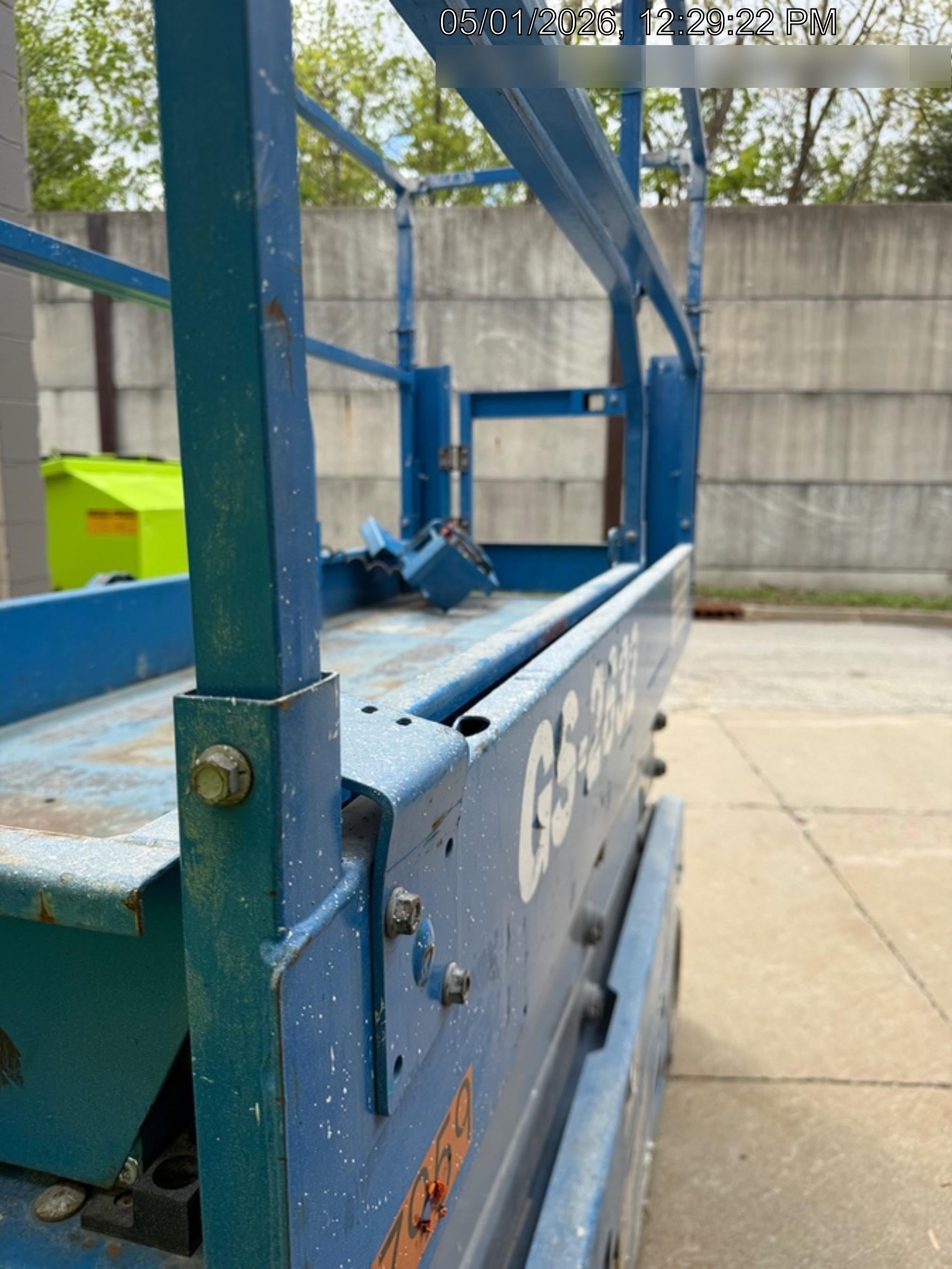 2019 Genie GS-2632 Folding rails with half height swing gate