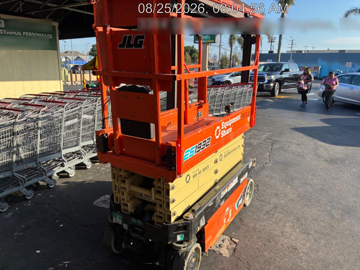 2023 JLG ES1932
