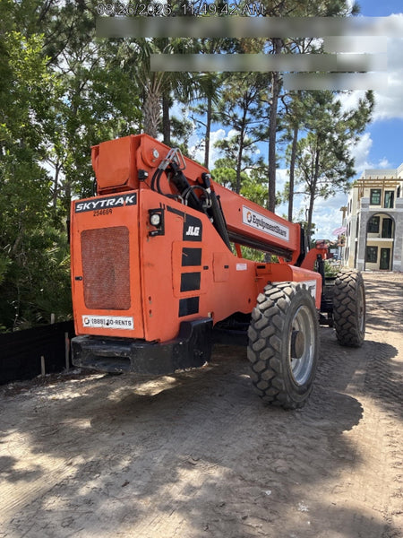 2022 SKYTRAK 8042