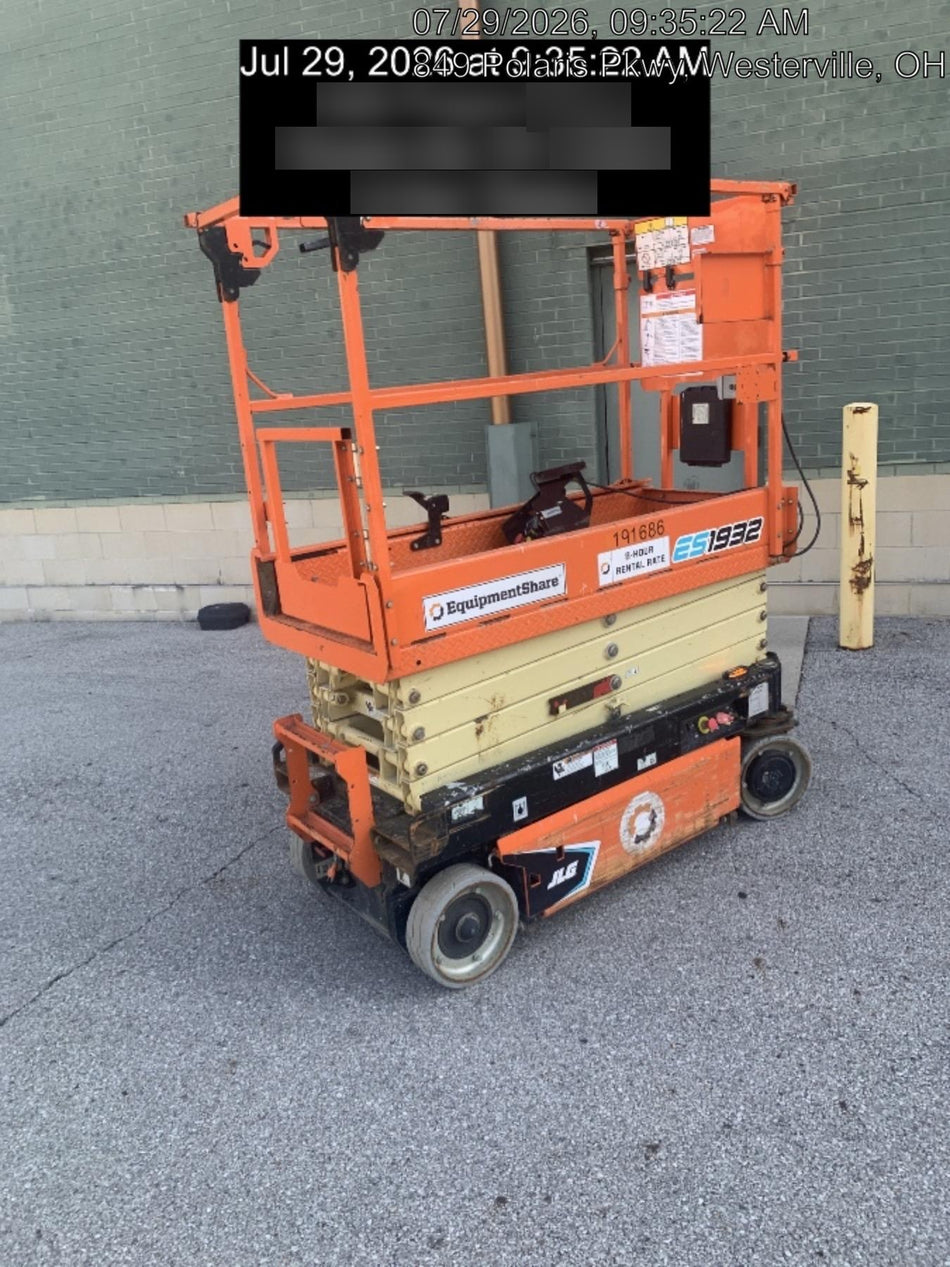 2021 JLG ES1932