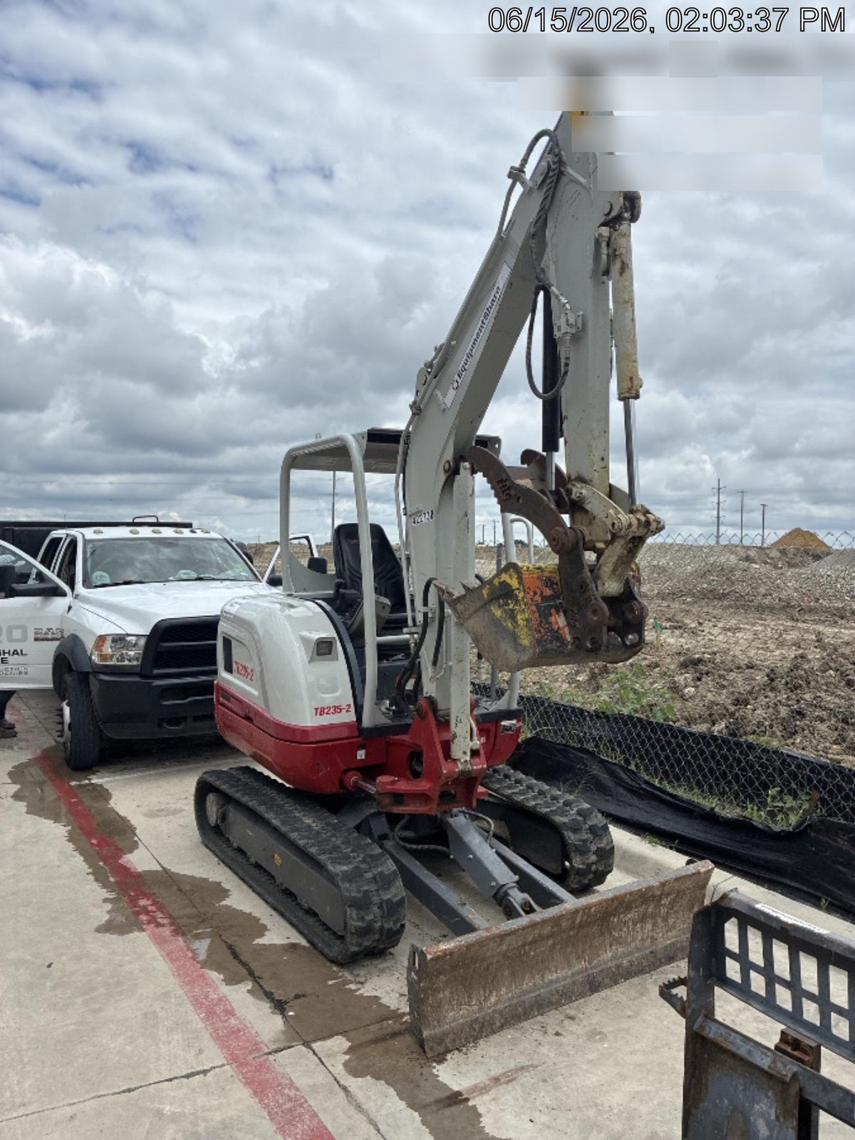 2024 TAKEUCHI TB235-2R