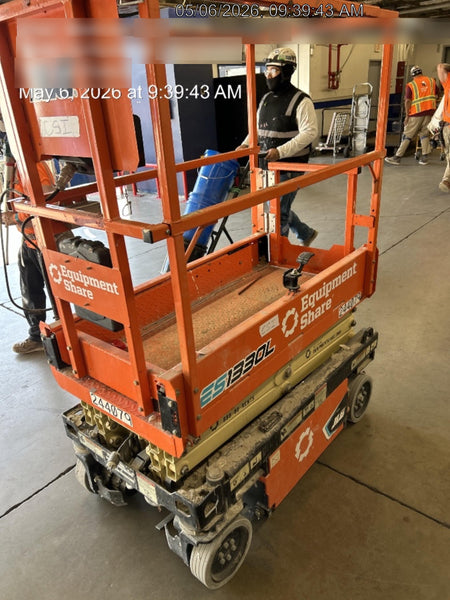 2022 JLG ES1330L