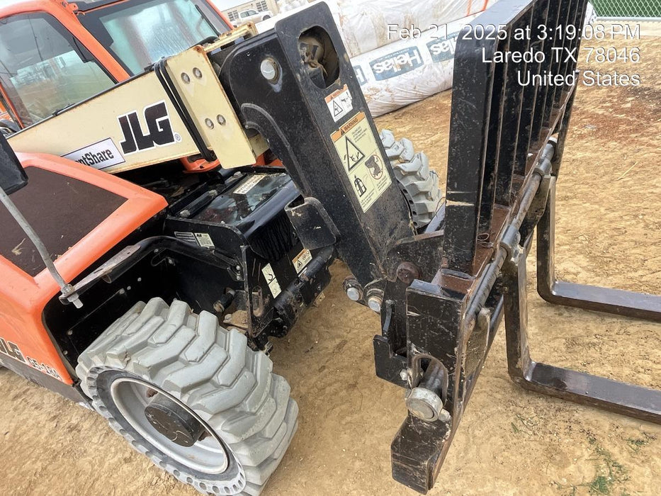 2019 JLG G5-18A Cab/Heat/Air, NM Solid Tires, Beacon w/48" Carriage, 48" Pallet Forks