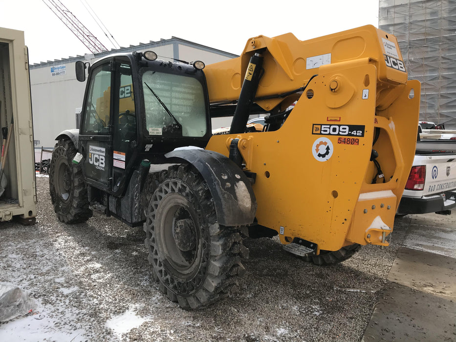2019 JCB 509-42 Cab/Heat/Air, 74 HP, Solid Tires, STD Worklight, Beacon, Aux Hydraulics, Lifting Eye, Back up Alarm w/66" Carriage/60" Forks