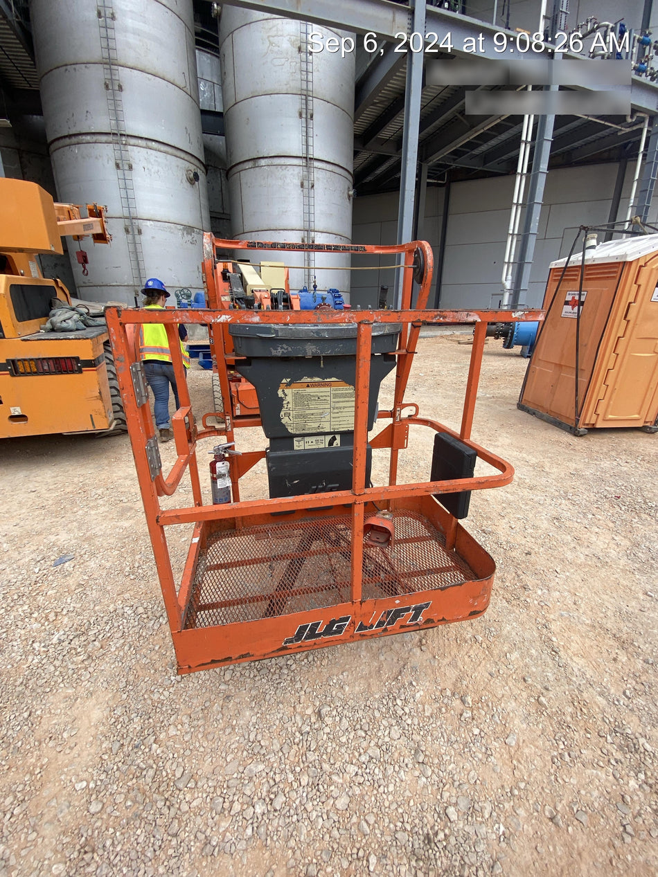 2019 JLG E300AJP