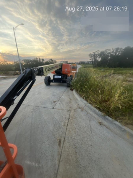 2023 JLG 660SJ