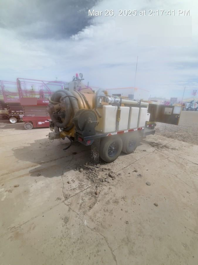 2023 Vac-Tron LP573XDT T4 Koehler Diesel Engine, 500 Gallon Debris Tank, x2 100 Gallon Water Tanks