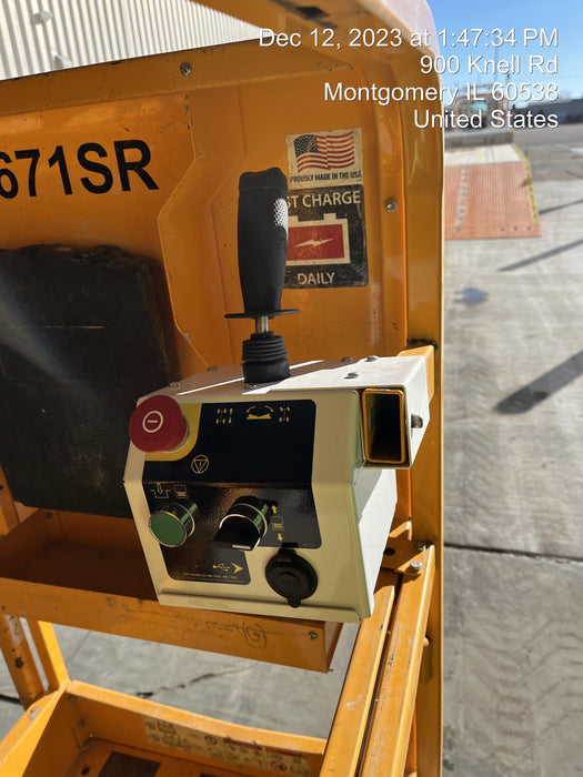 Custom Equipment HB-1430 <ul>
 <li>Hy-Brid Scissor Lift</li>
  <li>Platform capacity up to 670 lbs.</li>
  <li>Working height up to 20 ft</li>
  <li>Weighs under 1,700 lbs.</li>
  <li>Non-marking wheels </li>
</ul>