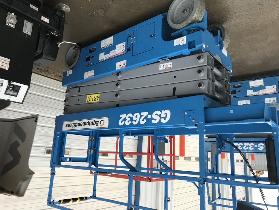 2019 Genie GS-2632 Folding rails with half height swing gate