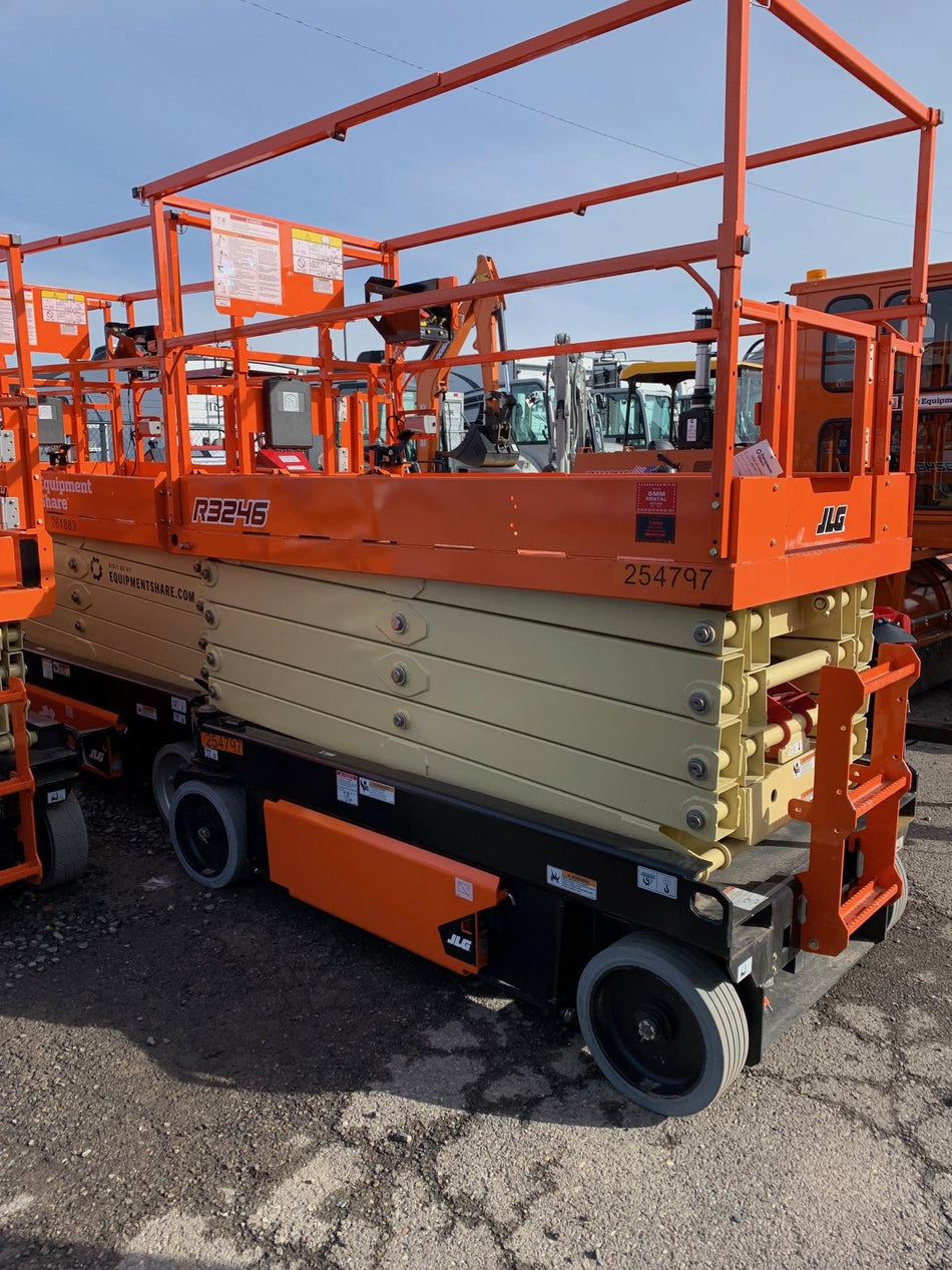 2022 JLG R3246