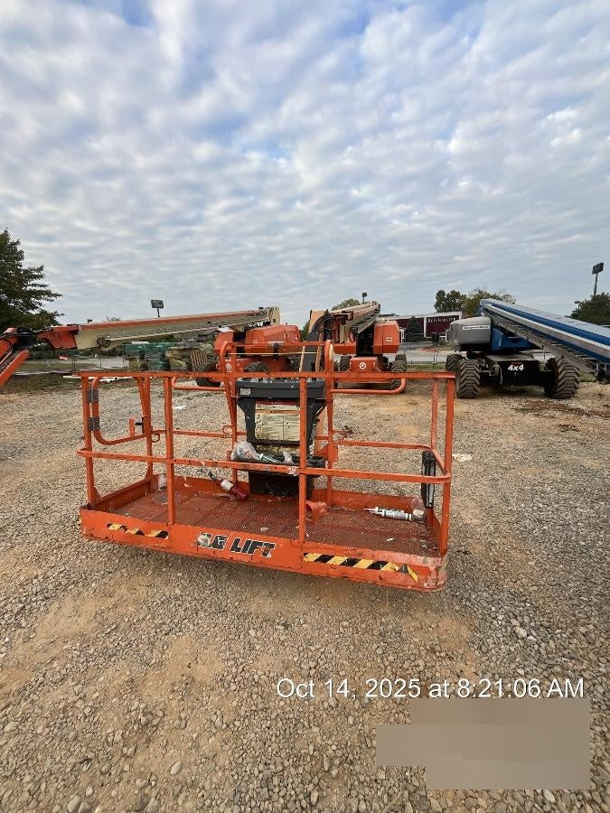 2022 JLG 860SJ