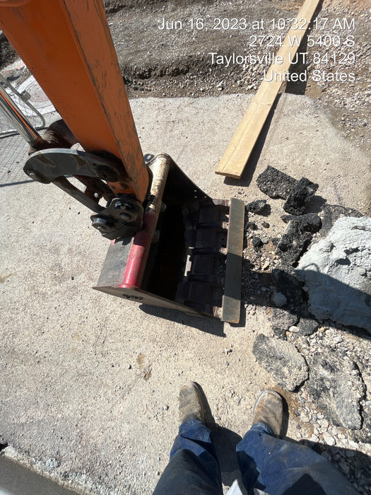 2020 TAG MANUFACTURING 30" Bucket - Tag