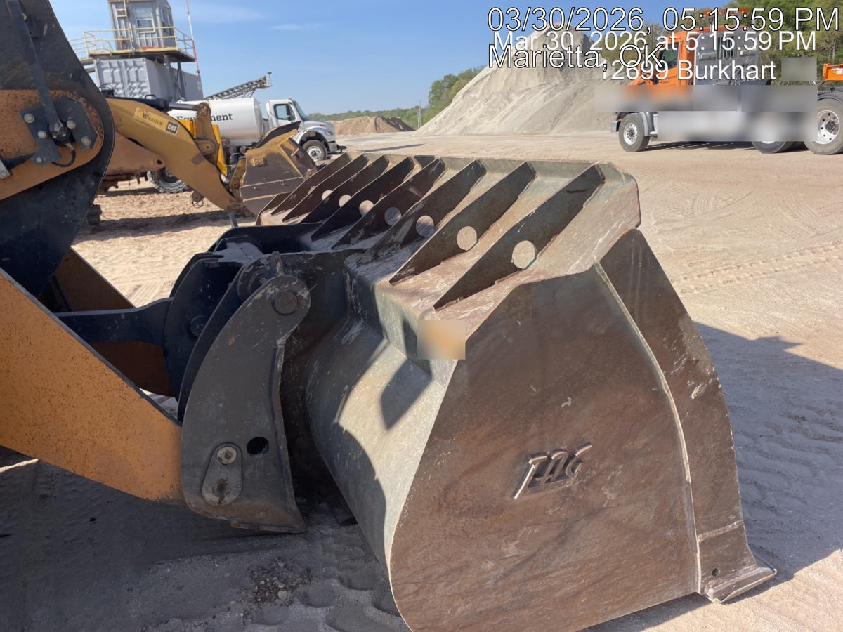 2022 CASE 821G