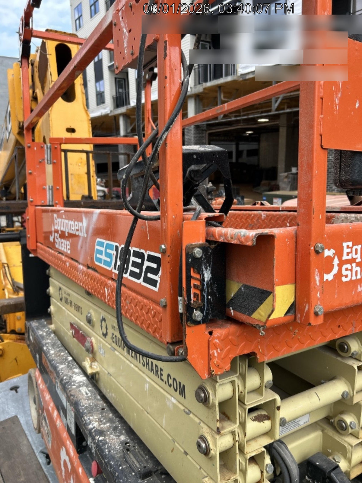 2022 JLG ES1932