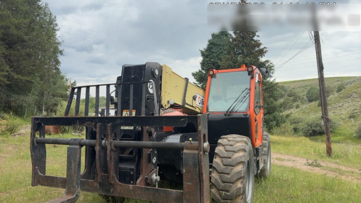 2023 JLG 1732