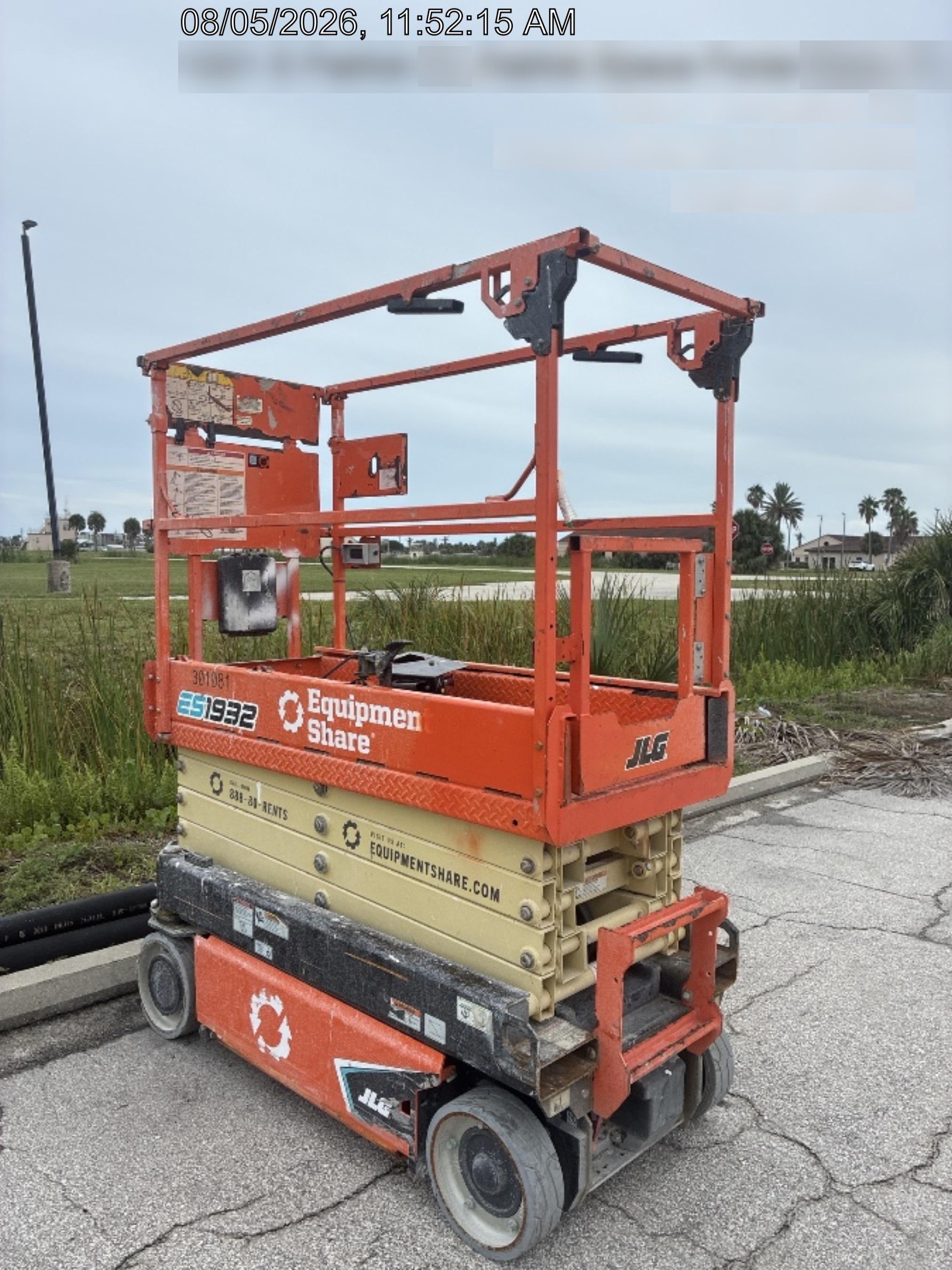 2023 JLG ES1932