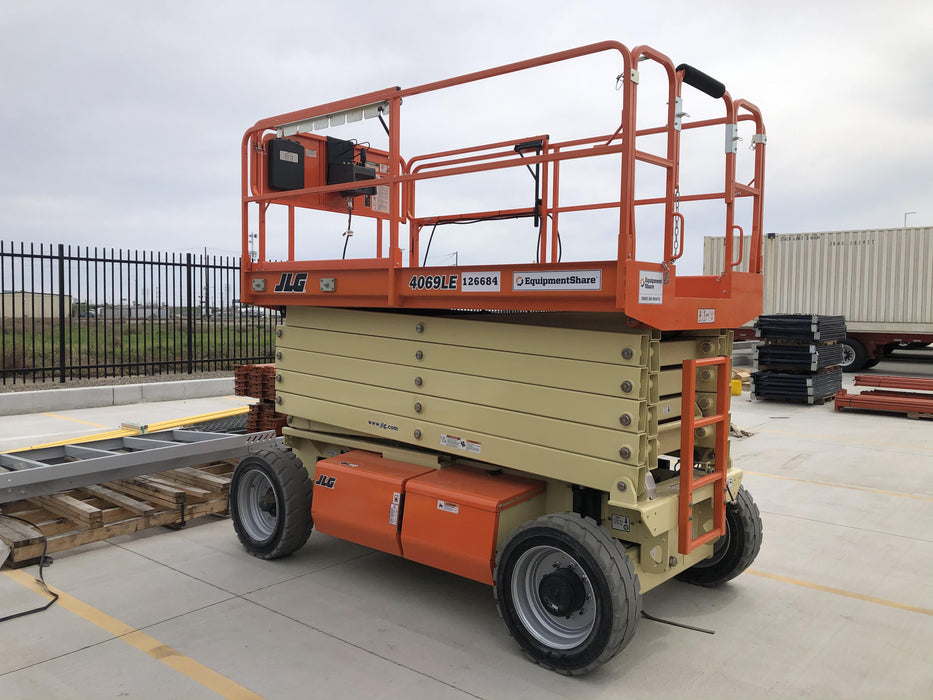 2021 JLG 4069LE