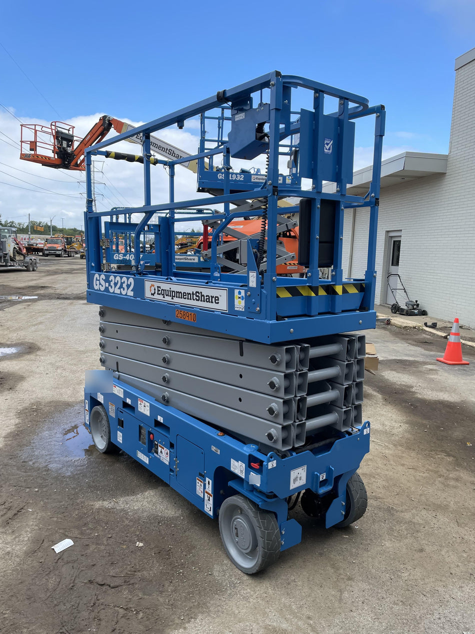 2022 GENIE GS-3232