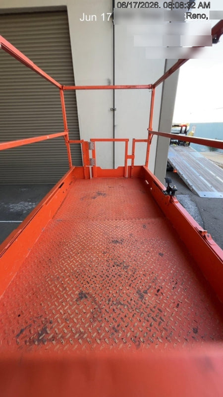 2022 JLG ES3246