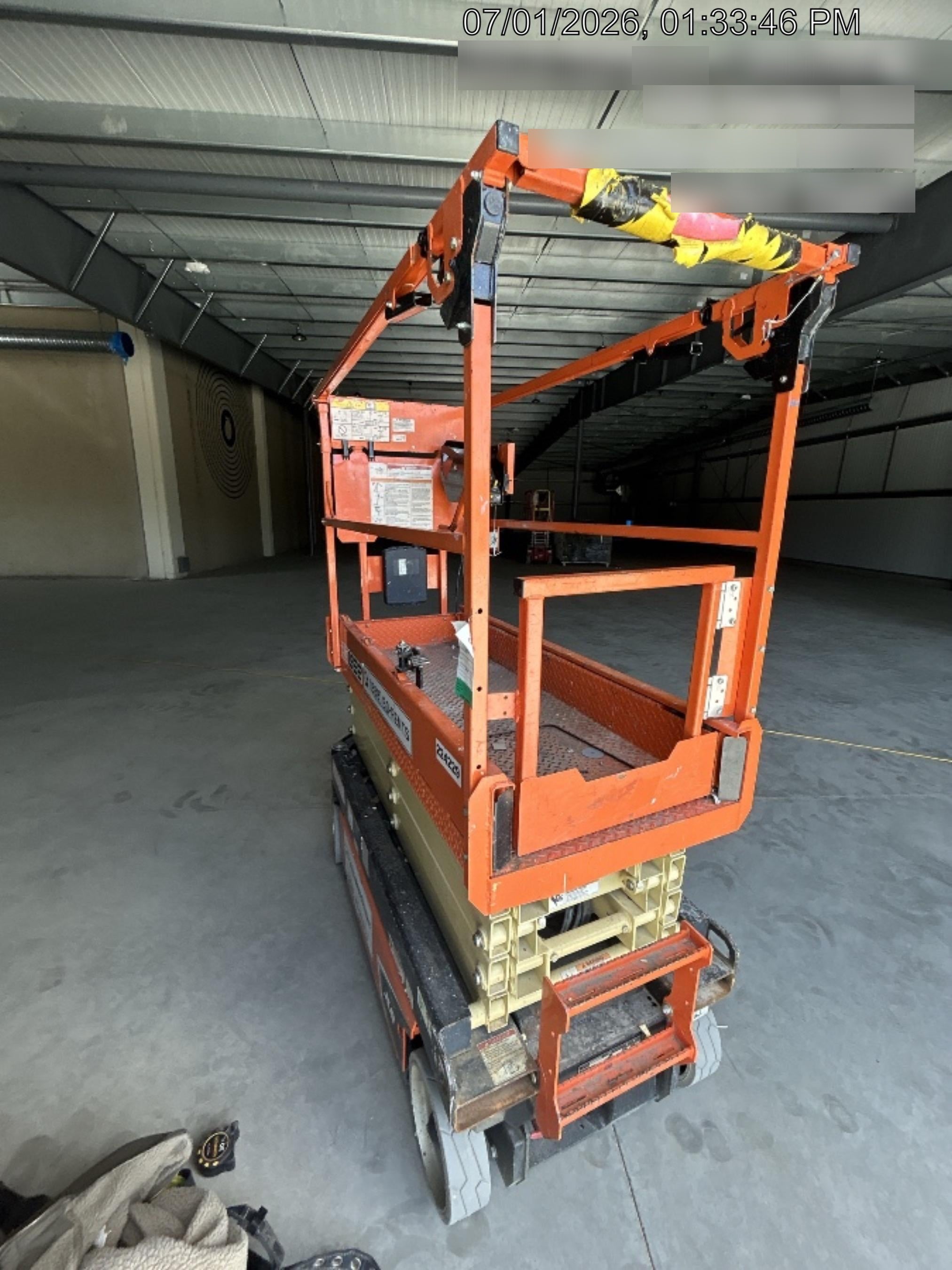 2022 JLG ES1932