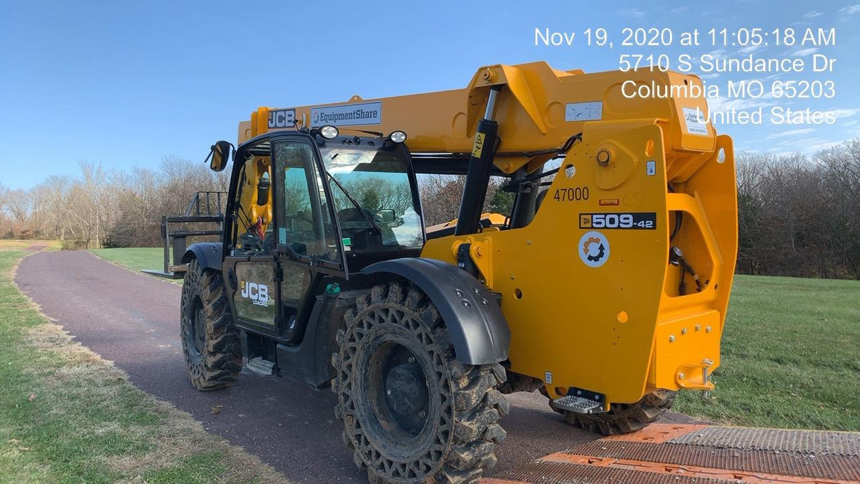 2019 JCB 509-42 Cab/Heat/Air, 74 HP, Solid Tires, STD Worklight, Beacon, Aux Hydraulics, Lifting Eye, Back up Alarm w/66" Carriage/60" Forks