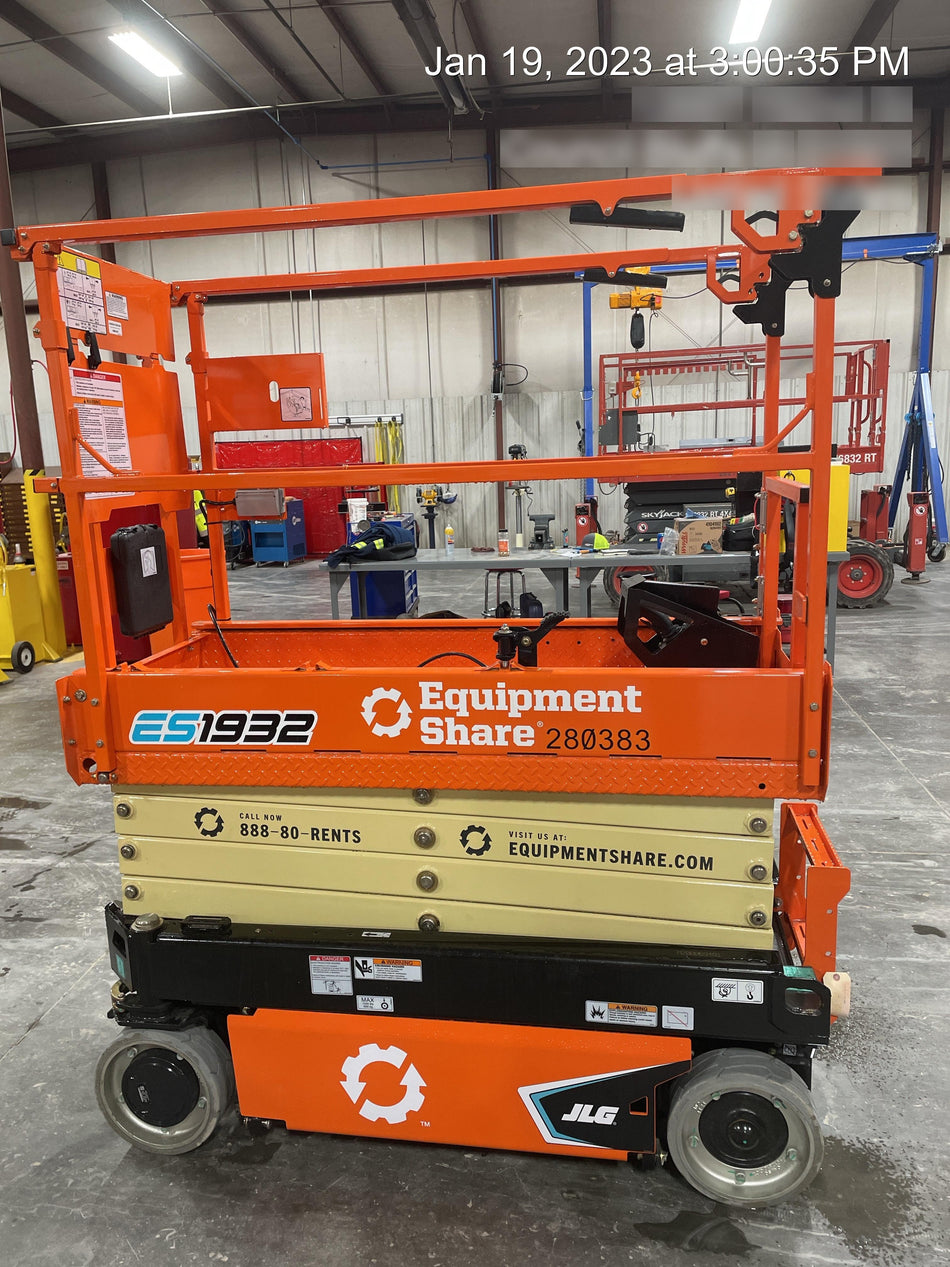 2022 JLG ES1932