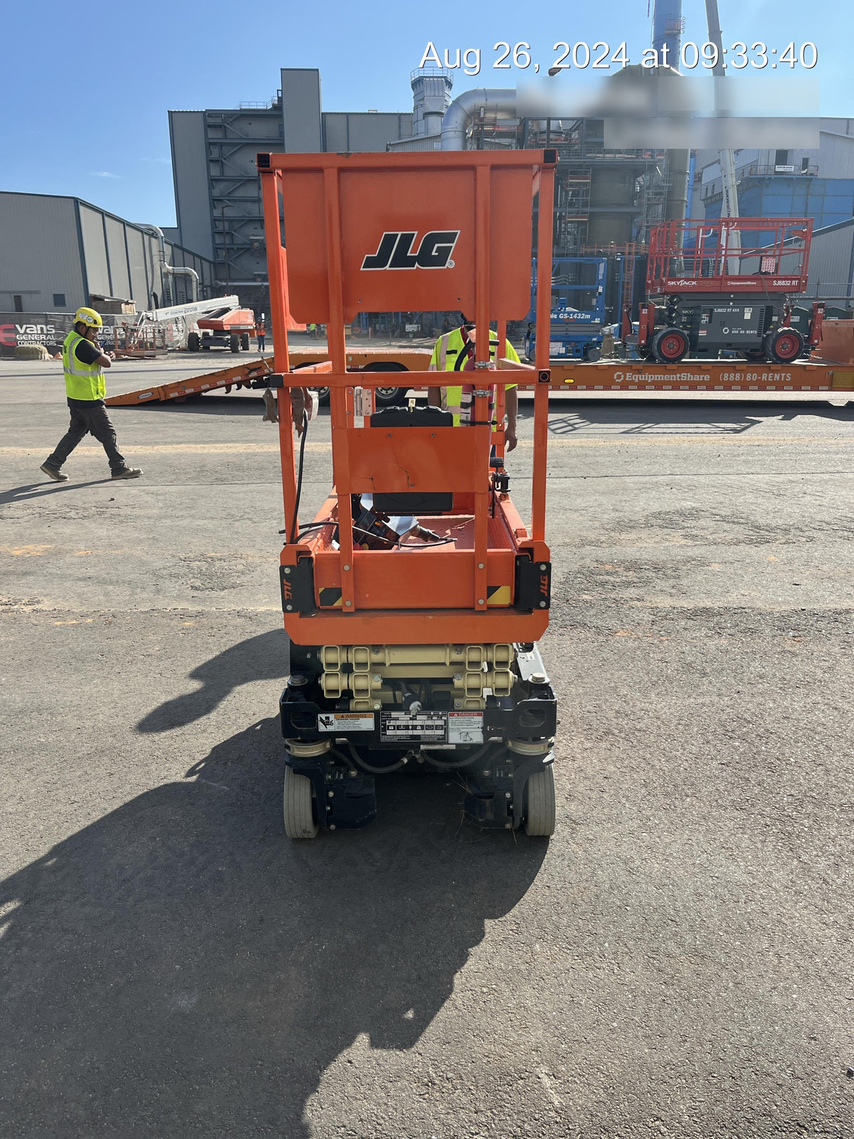 2022 JLG ES1330L