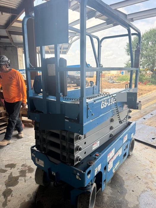 2019 Genie GS-1930 Fixed Rails with Chain Entry