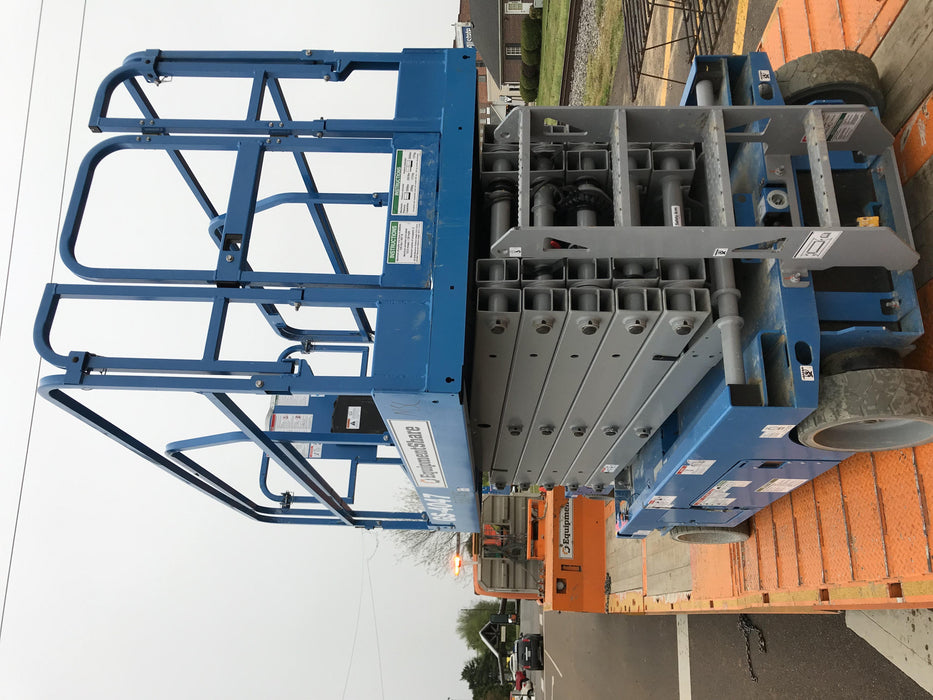2019 Genie GS-4047 Folding rails with half height swing gate
