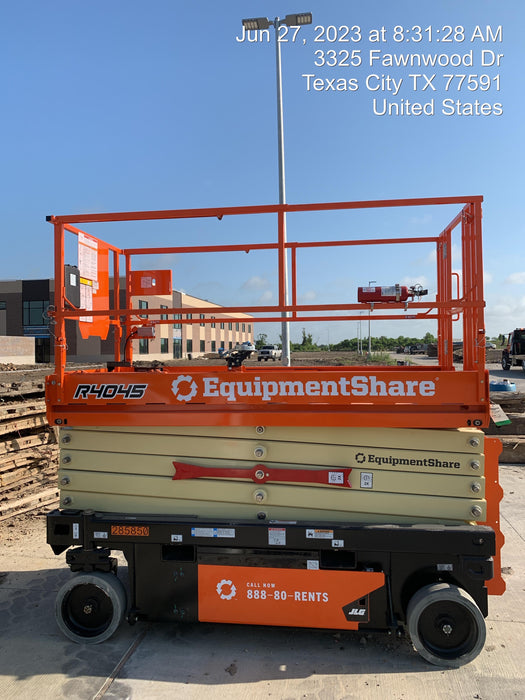 2022 JLG R4045