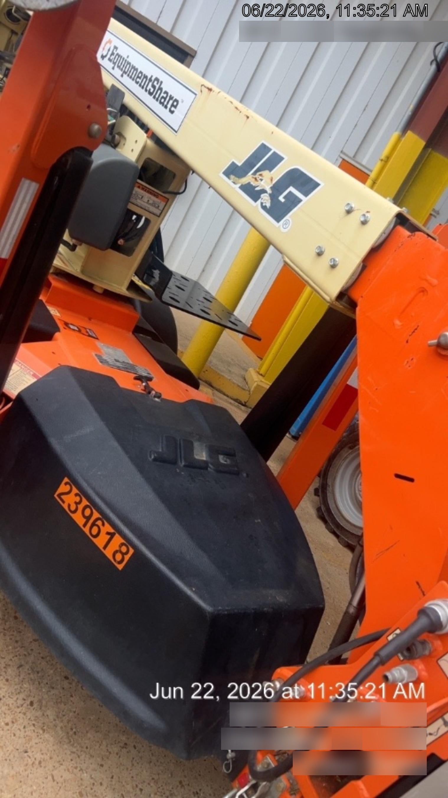 2022 JLG T350