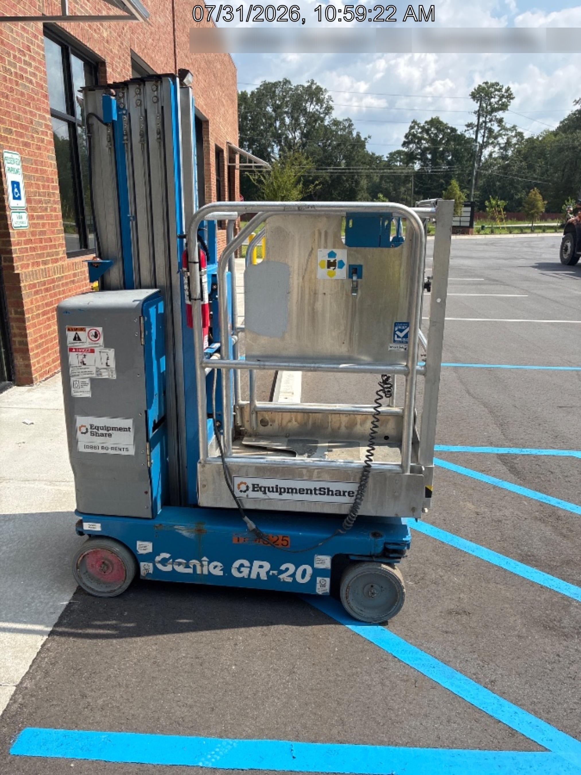 2021 GENIE GR-20