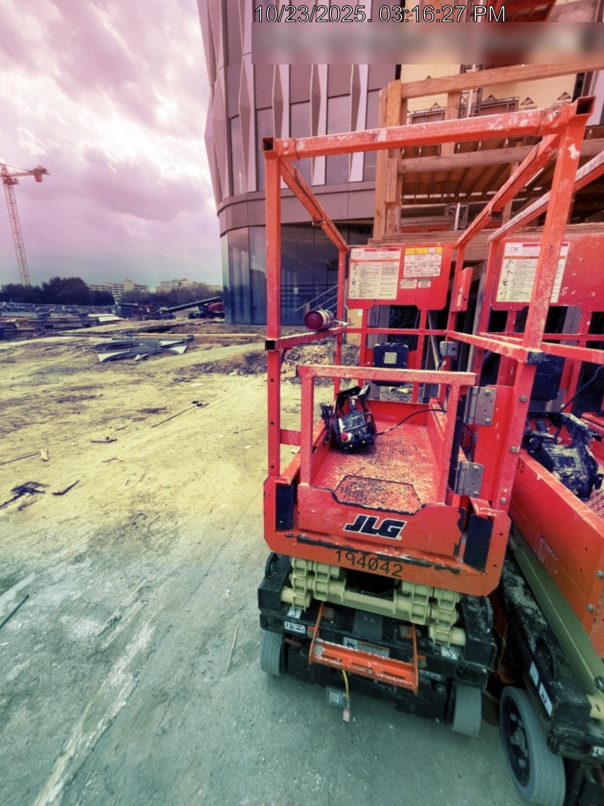 2021 JLG ES1330L